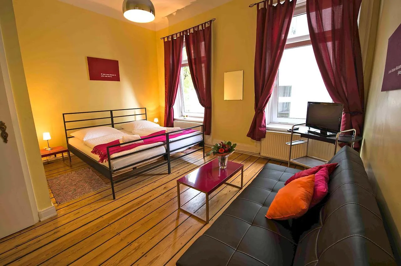 St. Pauli Lodge Townhouse Hamburg-Harburg 2*,  Duitsland